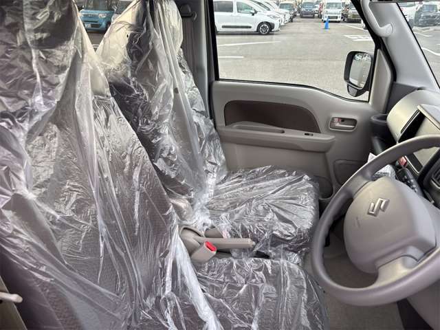 パワーシートはメモリー機能付き。ベストなポジションをいつでも再現できます！複数パターンのポジションを記憶し、ボタン一つで記憶した位置にセットできます。家族みんながベストポジションで運転できます♪