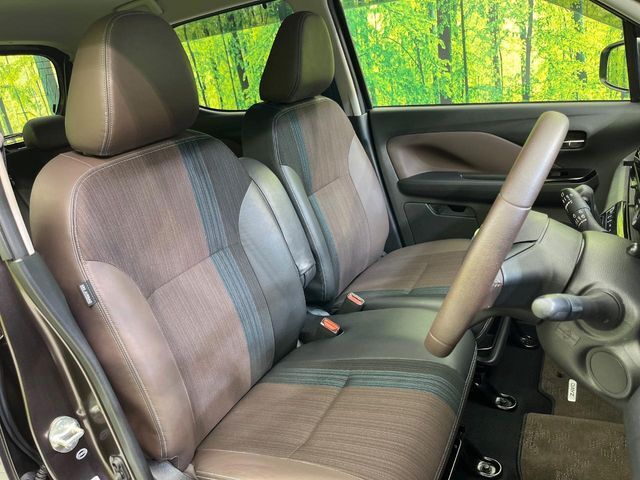 運転席シート廻りは使用感も少なく、良好な状態となっています。丁寧に使われていたことがよくわかりますね。