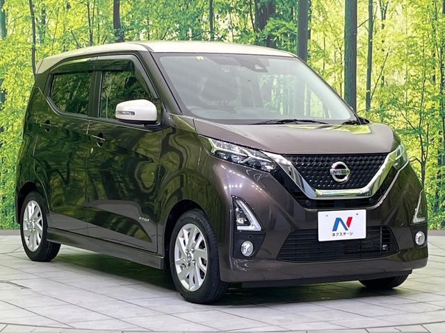 大好評のボディコーティング「弾スプラッシュコート」もご納車までに施工可能。通常のガラスコートと異なる、耐久年数6年の無機質ガラスコーティングが、ボディをキレイな状態に保ってくれます。