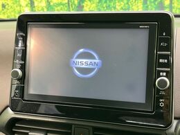 【純正9型ナビ】人気の純正ナビを装備しております。ナビの使いやすさはもちろん、オーディオ機能も充実！キャンプや旅行はもちろん、通勤や買い物など普段のドライブも楽しくなるはず♪