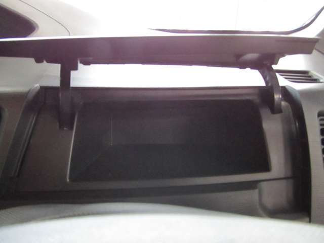 運転席側 小物入れ