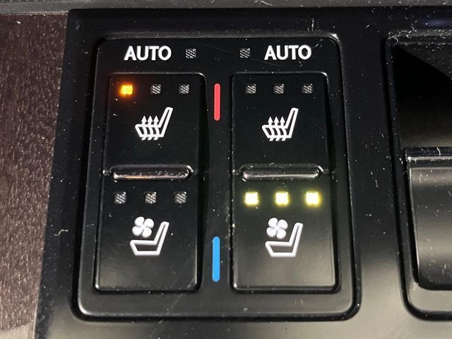 【シートベンチレーション】夏場は涼しい風でお尻や背中の熱やムレを防ぎ、冬はエアコンよりも早く温まってポカポカに！季節を問わず快適に過ごせます。