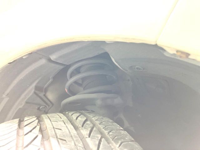 お車を安心してお乗りいただく為には、足回りの定期点検が欠かせません。サービスサポート（有償保証）では無料点検もご提供しており、安心のカーライフをお過ごしいただけるサポート体制が整っています。