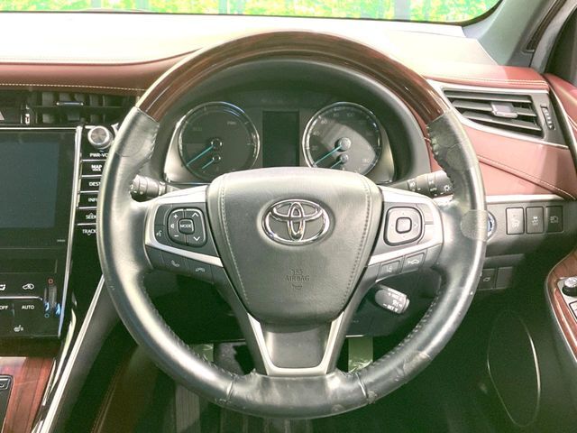 お車を安心してお乗りいただく為には、足回りの定期点検が欠かせません。サービスサポート（有償保証）では無料点検もご提供しており、安心のカーライフをお過ごしいただけるサポート体制が整っています。