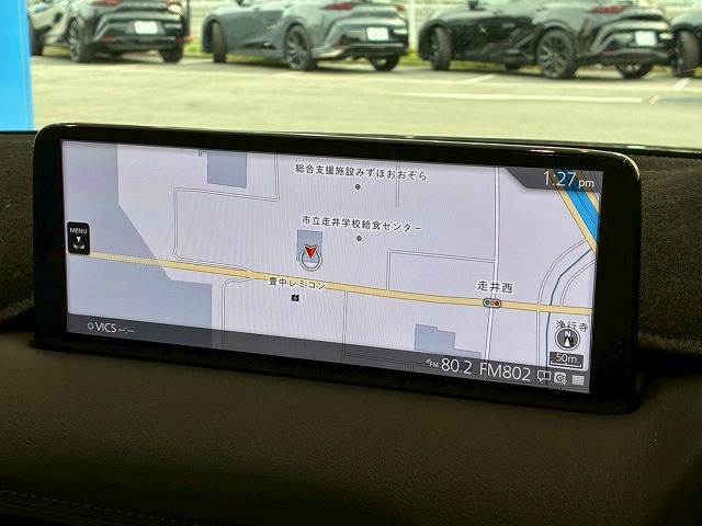 純正ナビ。フルセグ、ブルートゥースお楽しみいただけます。
