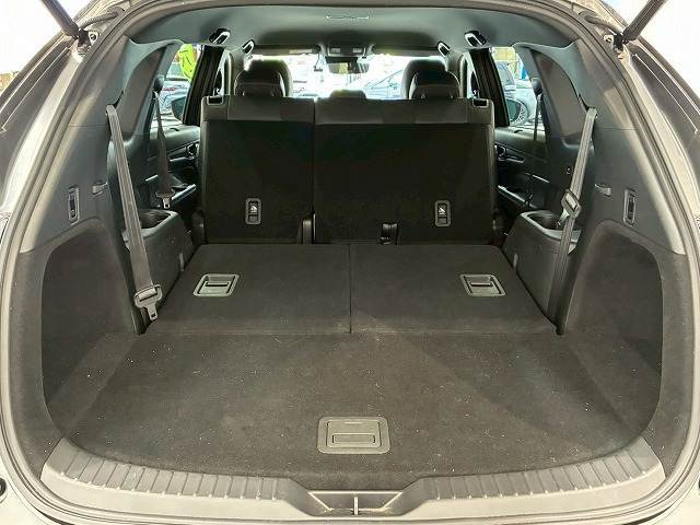 広々としたラゲッジルームはレジャーにも大活躍です！！