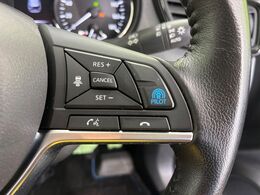 【プロパイロット】高速道路での長距離走行が楽に！！渋滞時と巡回走行のシーンで、アクセル・ブレーキ・ステアリングを自動で制御し、長距離運転の負担を軽減してくれます♪