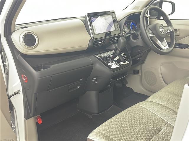 【インパネ全体】全方位で視界が広く、高い目線で運転もしやすいです！