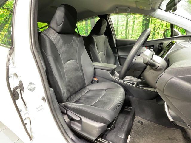 運転席シート廻りは使用感も少なく、良好な状態となっています。丁寧に使われていたことがよくわかりますね。