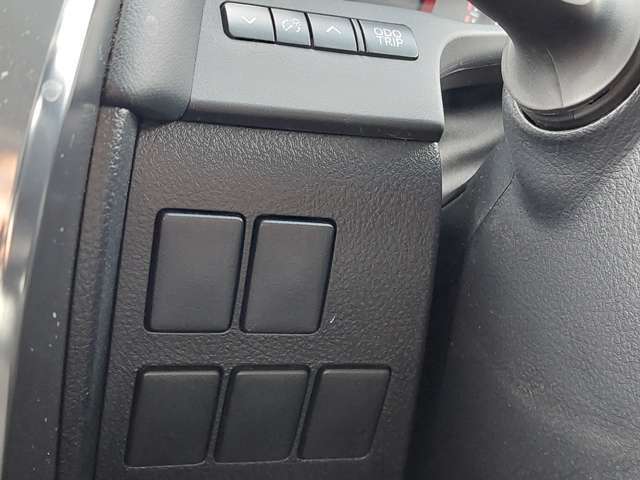 【運転席操作部】『運転席周辺の装備』の画像になります。快適なドライブを楽しむための機能が装備されています！運転席から触れるので使いやすいです！