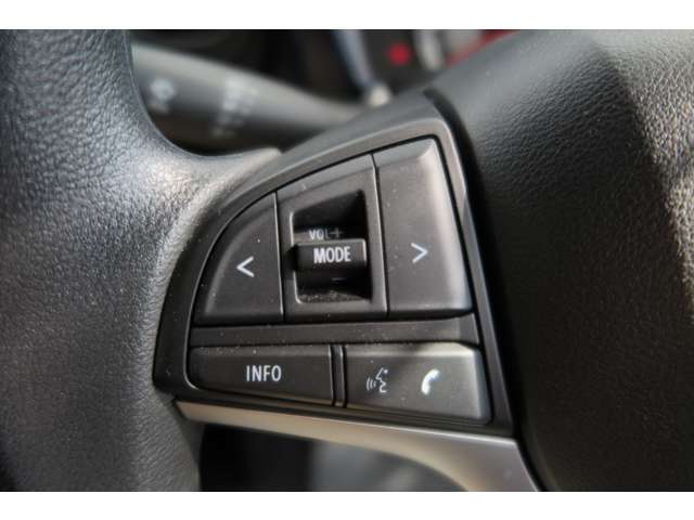 ステアリングリモコン