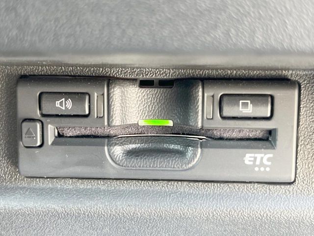 【ETC】高速道路の料金所をストレスなく通過！話題のスポットやサービスエリアに多い「スマートIC」利用時は必須のアイテムです。当店でセットアップを実施、ご納車当日からすぐにご利用いただけます！