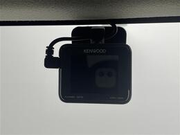 【ドライブレコーダー】映像・音声などの運転中の記録を残します。事故などを起こした起こされた時の証拠になりえますので、もしも時でも安心ですね。