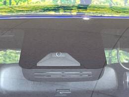 【トヨタセーフティセンス】走行中に前方の車両等を認識し、衝突しそうな時は警報とブレーキで衝突回避と被害軽減をアシスト。より安全にドライブをお楽しみいただけます。