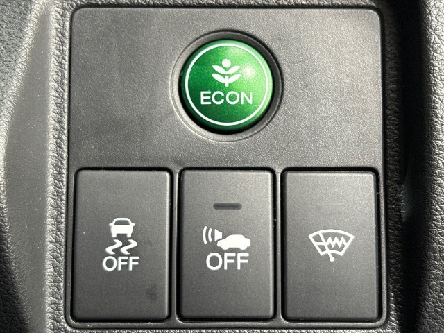 ★VSA(横滑り防止システム)搭載★ クルマの横滑りを制御し、『走る・曲がる・止まる』の全領域でクルマの安全性を確保するシステムです！その他、安全装備もバッチリです