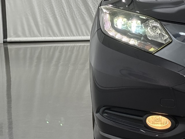 ★LEDヘッドライト搭載★ 白っぽく光る明るく省電力なLEDライト！先進的な白い輝きでフロントフェースを引き締めます☆