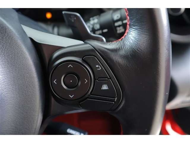 レーダークルーズコントロール付き、安心のプリクラッシュセーフティーシステムも装備！