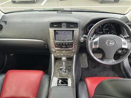 車両販売と整備・保証・クリーニングなどのサービスを自由にお選び頂けます。