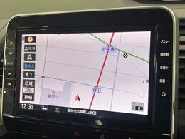 【メーカー純正10型ナビ】インテリアに溶け込むスタイリッシュな「専用設計」メーカーナビを装備♪視認性や操作性など基本性能にも優れ、より上質なカーライフをお楽しみいただけます。