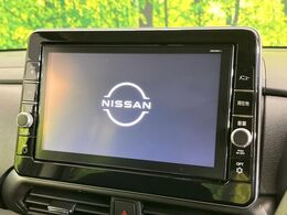 【メーカー純正ナビ】インテリアに溶け込むスタイリッシュな「専用設計」メーカーナビを装備♪視認性や操作性など基本性能にも優れ、より上質なカーライフをお楽しみいただけます。