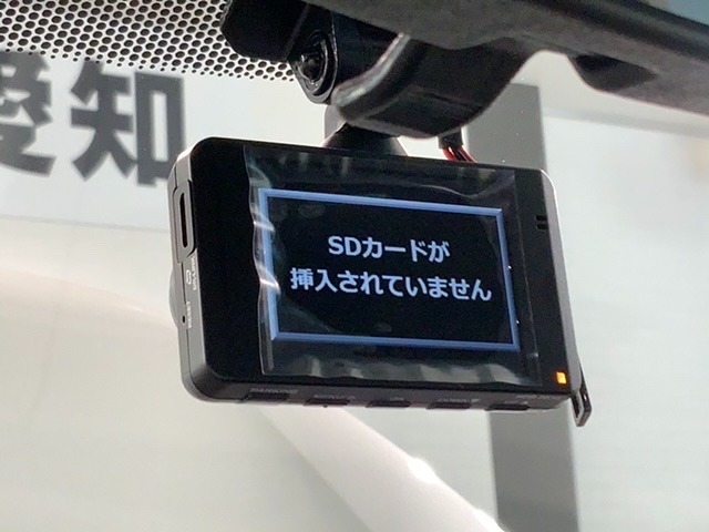 万が一の事故のときもドライブレコーダーがあると安心です。ご利用になる場合は個人情報保護の観点より新品の対応SDカードをお求め下さい。