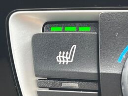 ●フロントシートヒーティング：運転席・助手席共に三段階で調節が可能なシートヒーターを装備しております。季節を問わず快適にご使用いただけます。
