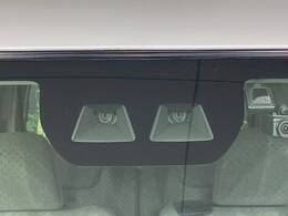 【トヨタセーフティセンス】走行中に前方の車両等を認識し、衝突しそうな時は警報とブレーキで衝突回避と被害軽減をアシスト。より安全にドライブをお楽しみいただけます。