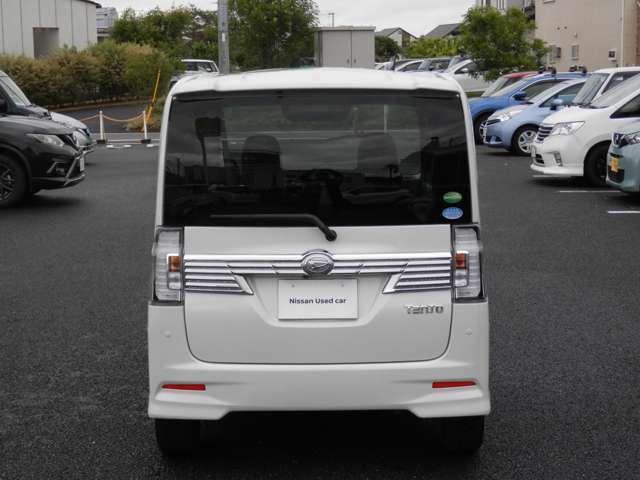 遠方のお客様も是非お問い合わせ下さい。提携陸送会社にて全国ご自宅納車可能です。勿論お客様の大切なお車を細心の注意を払いご納車させて頂きます。