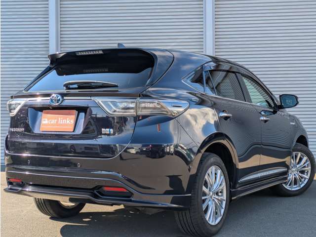 北海道内は勿論、全国各地への陸送でのご納車が可能です。陸送費用は地域や車種によって違いますので、お気軽にお問い合わせください。