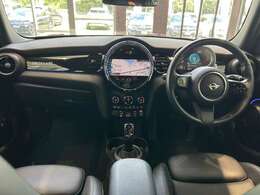 全車正規ディーラー車です。エンドユーザーから直接買い取りさせていただいた車両です。記録簿等で整備記録をご確認いただくことも可能です。