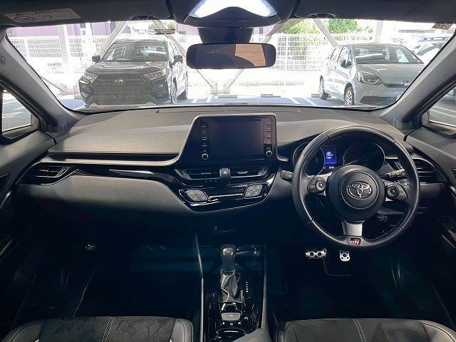 アイポイントが高く見晴らしの良い運転席です！