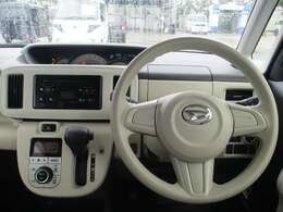 ハンドル周りです！ボタンの配置やメーターのイメージなどご覧ください♪♪