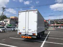 お車に詳しくないお客様でも弊社スタッフがご納得いただけるまでご説明いたします。皆様のご来店を心よりお待ちしております。
