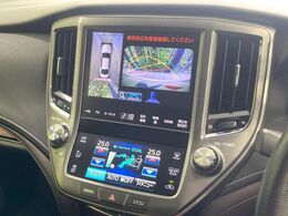 【パノラミックビューモニター】専用のカメラにより、上から見下ろしたような視点で360度クルマの周囲を確認することができます☆死角部分も確認しやすく、狭い場所での切り返しや駐車もスムーズに行えます。