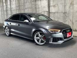 デイトナグレーのRS3セダン！！　パッケージング、オプション多数の1台となります★