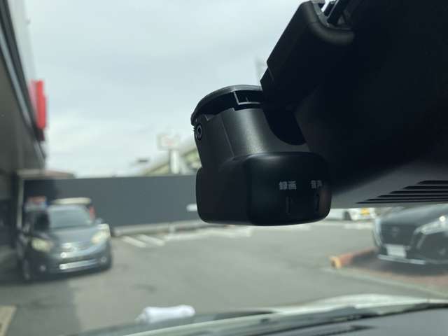 純正ドライブレコーダー付いてます。もしもの時も状況を記録してくれます