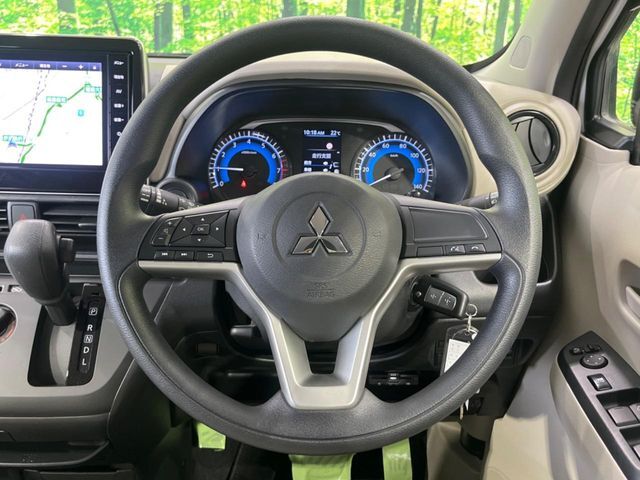 【ステアリングスイッチ】運転中、前方から目線をそらすことなく、オーディオ等の操作が可能な便利機能！安心＆快適なドライブを演出してくれます♪