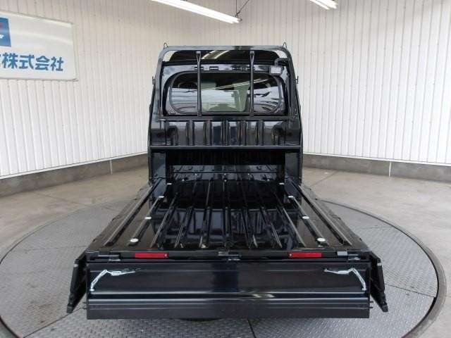 三方開きのおかげでどこからでも荷物を積み込めるのが嬉しい！