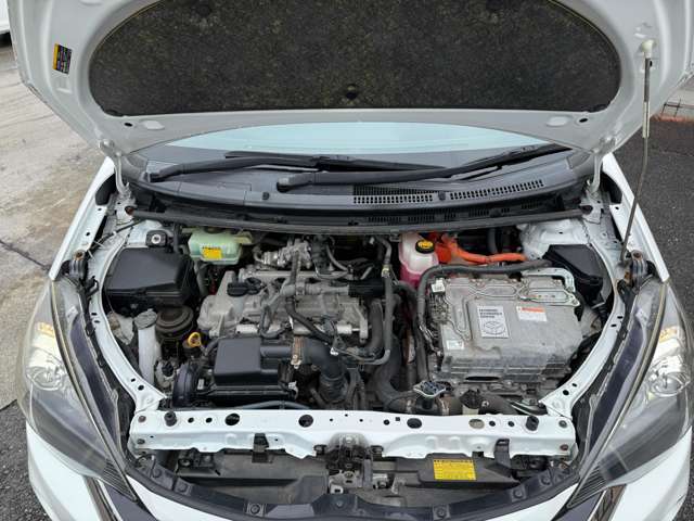 エンジンルームクリーニング済み。埃や泥、オイル汚れを落としてから丁寧に洗浄しました。ご覧の通りピカピカです。オイル漏れや電気系統の問題もありません。