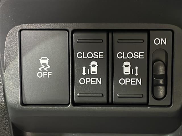 【運転席操作部】快適なドライブを楽しむための機能が装備されています！運転席から触れるので、使いやすいです！除菌プランいれていただくと、さらに清潔で安心していただけます！