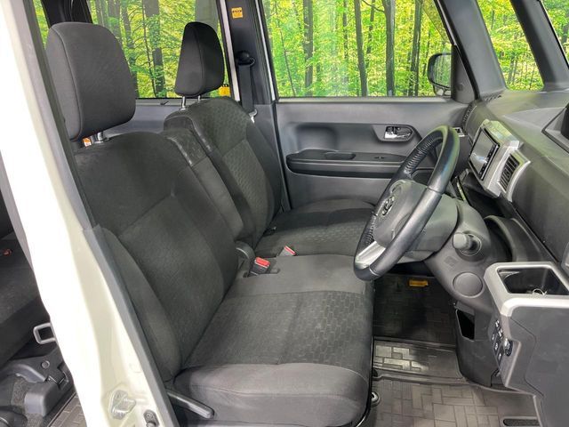 運転席シート廻りは使用感も少なく、良好な状態となっています。丁寧に使われていたことがよくわかりますね。