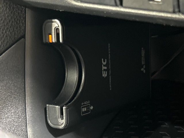 【ETC】高速道路の料金所をストレスなく通過！話題のスポットやサービスエリアに多い「スマートIC」利用時は必須のアイテムです。当店でセットアップを実施、ご納車当日からすぐにご利用いただけます！