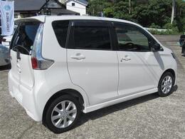 総額には法定費用(自動車税・自賠責保険料・リサイクル料等)・登録諸費用・納車整備費用等が含まれております。県内遠方、県外のお客様は別途遠方登録費用、納車費用が必要です。詳しくはスタッフにご確認ください。