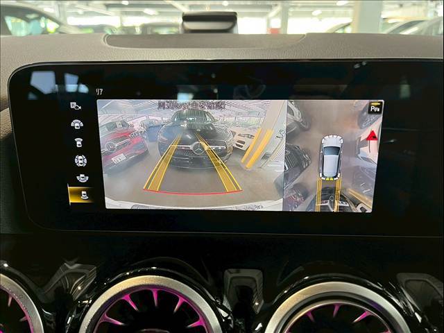 「アラウンドビューモニター」を装備で駐車が苦手な方でも安心です。