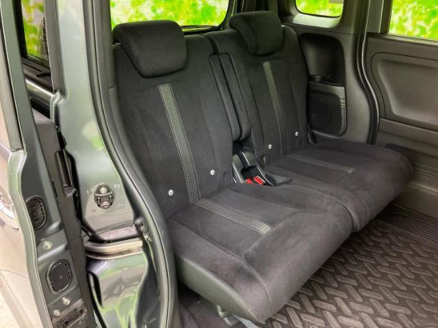 WECARSでは各商談席に大型モニターをご用意しております！見やすい大画面でゆったりと全国の在庫をご覧いただけます！是非ご来店お待ちしております！