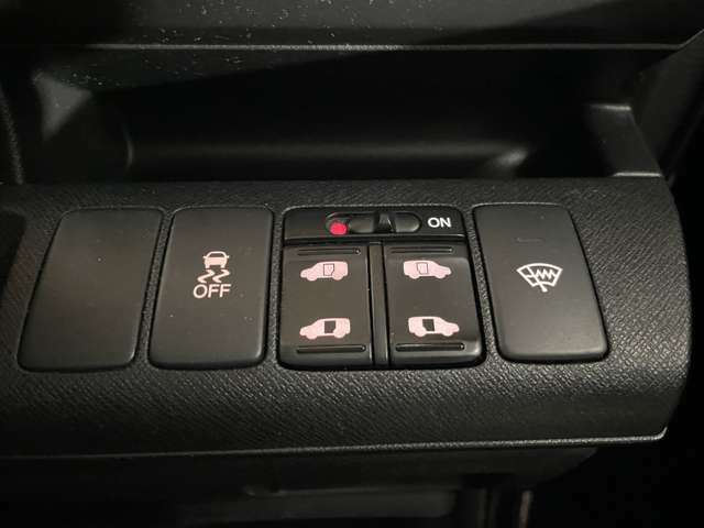 【両側電動スライドドア】運転席スイッチで簡単に左右のスライドドアの開閉が可能です♪