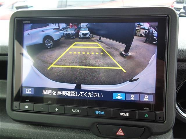 バックモニター装備で後方も安心です。
