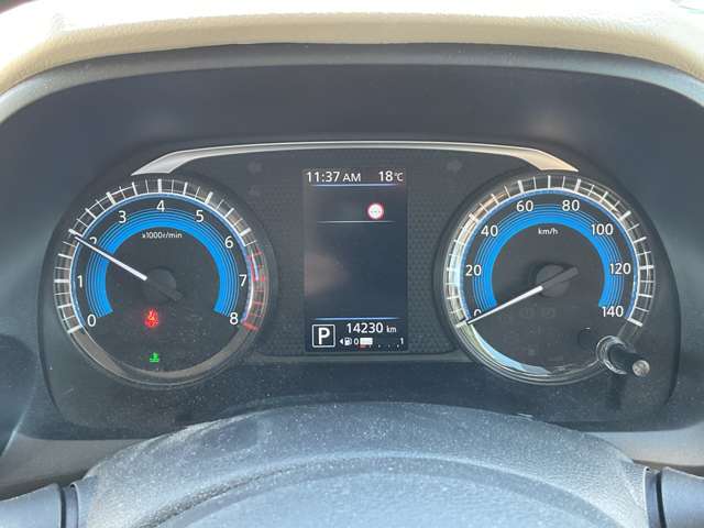 優れた視認性とデザイン性を兼ね備えたメーターです！瞬間燃費・平均燃費表示とともにエコドライブを意識した丁寧な走りをサポートします♪