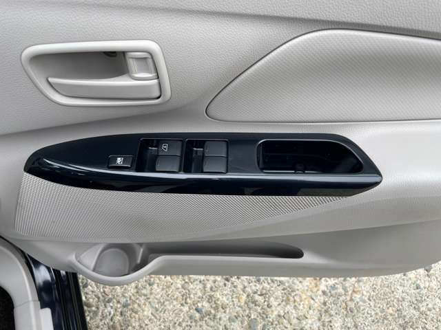 全車室内クリーニング！お客様の気持ちの良いカーライフのために、スタッフ一同全力を尽くします。