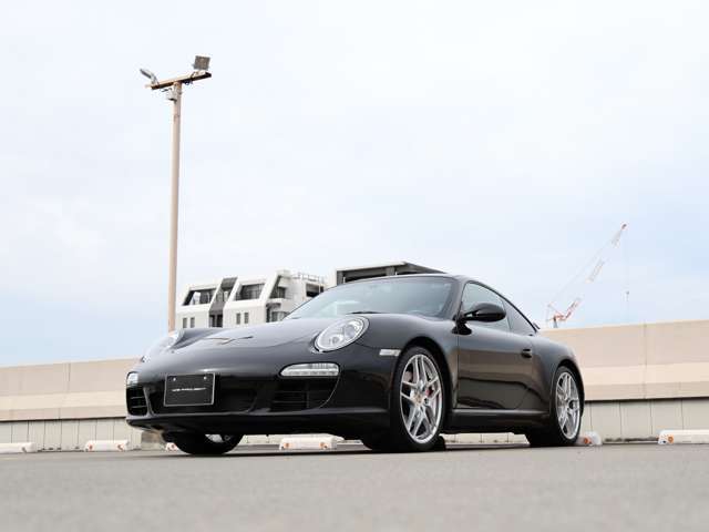 内装のクリーニング、除菌＆消臭なども承ります！専用のクリーナーにて丸洗いを行い、さらに微粒物質や臭いの元までしっかり落とすオゾンクリーンを実施します！